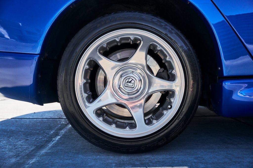 Used 1996 Dodge Viper GTS RWD image 34