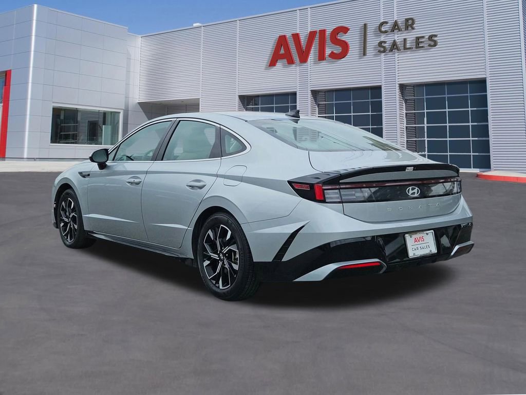 Used 2025 Hyundai Sonata SEL FWD image 3