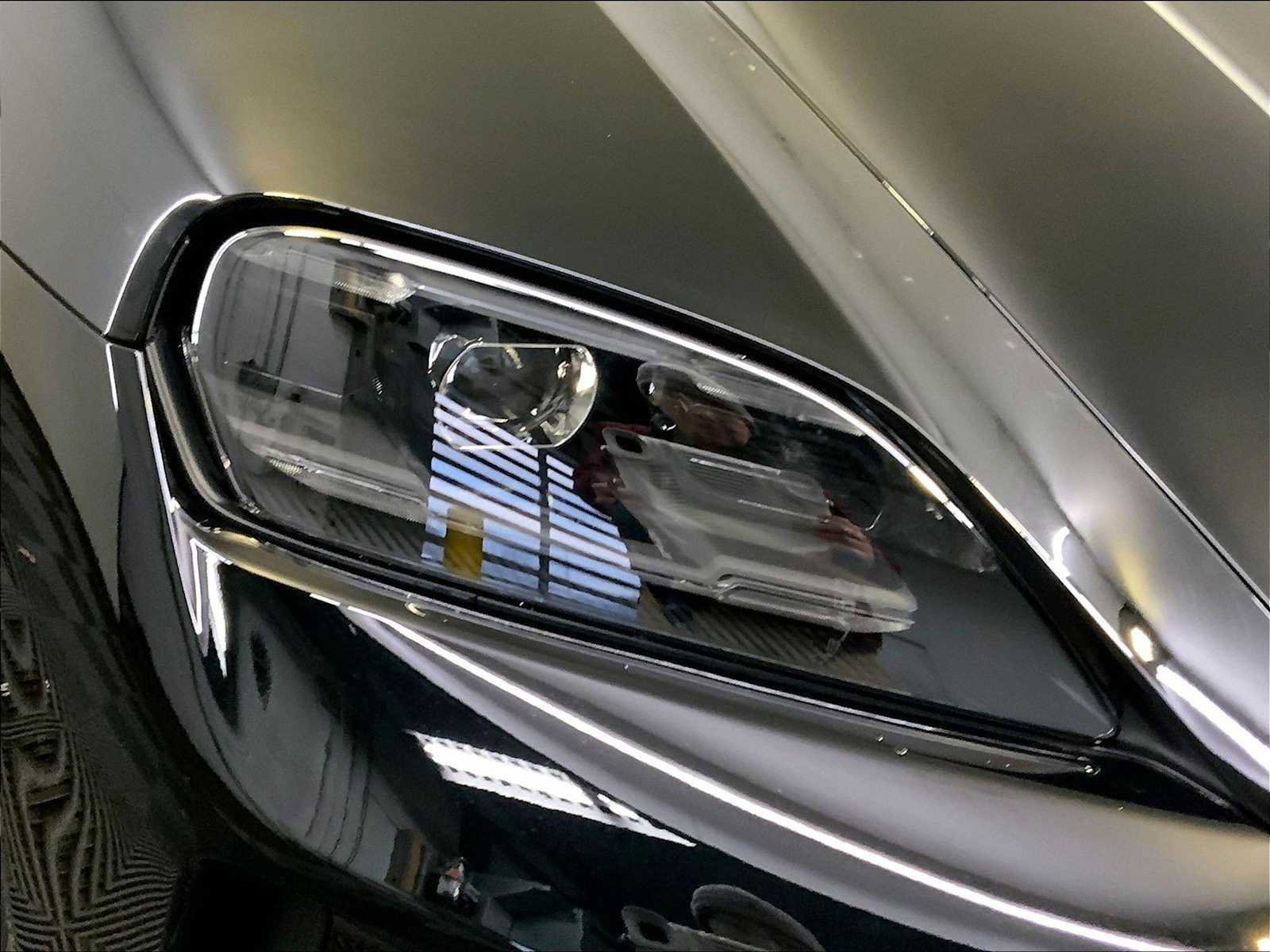 New 2026 Porsche Taycan image 12