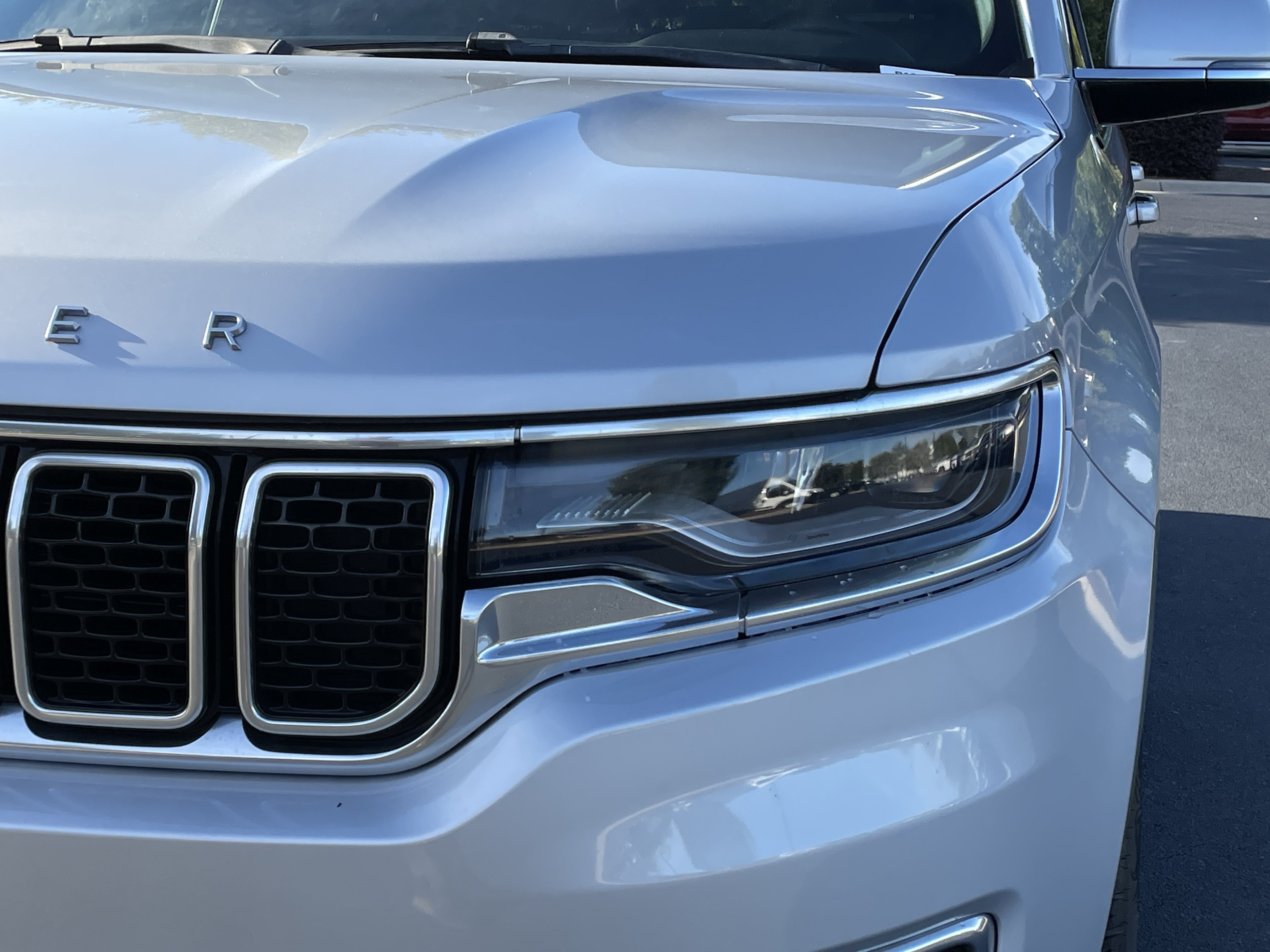 Used 2022 Jeep Wagoneer Series II RWD image 5