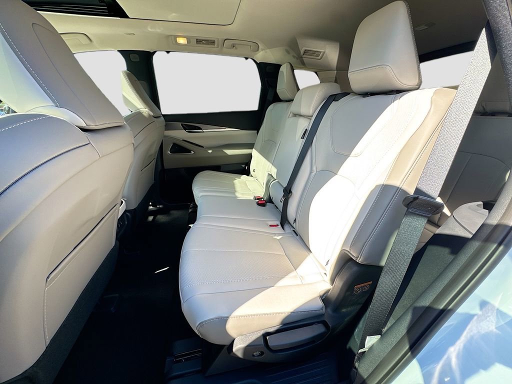 Used 2026 INFINITI QX60 Luxe w/ Cargo Package FWD image 27