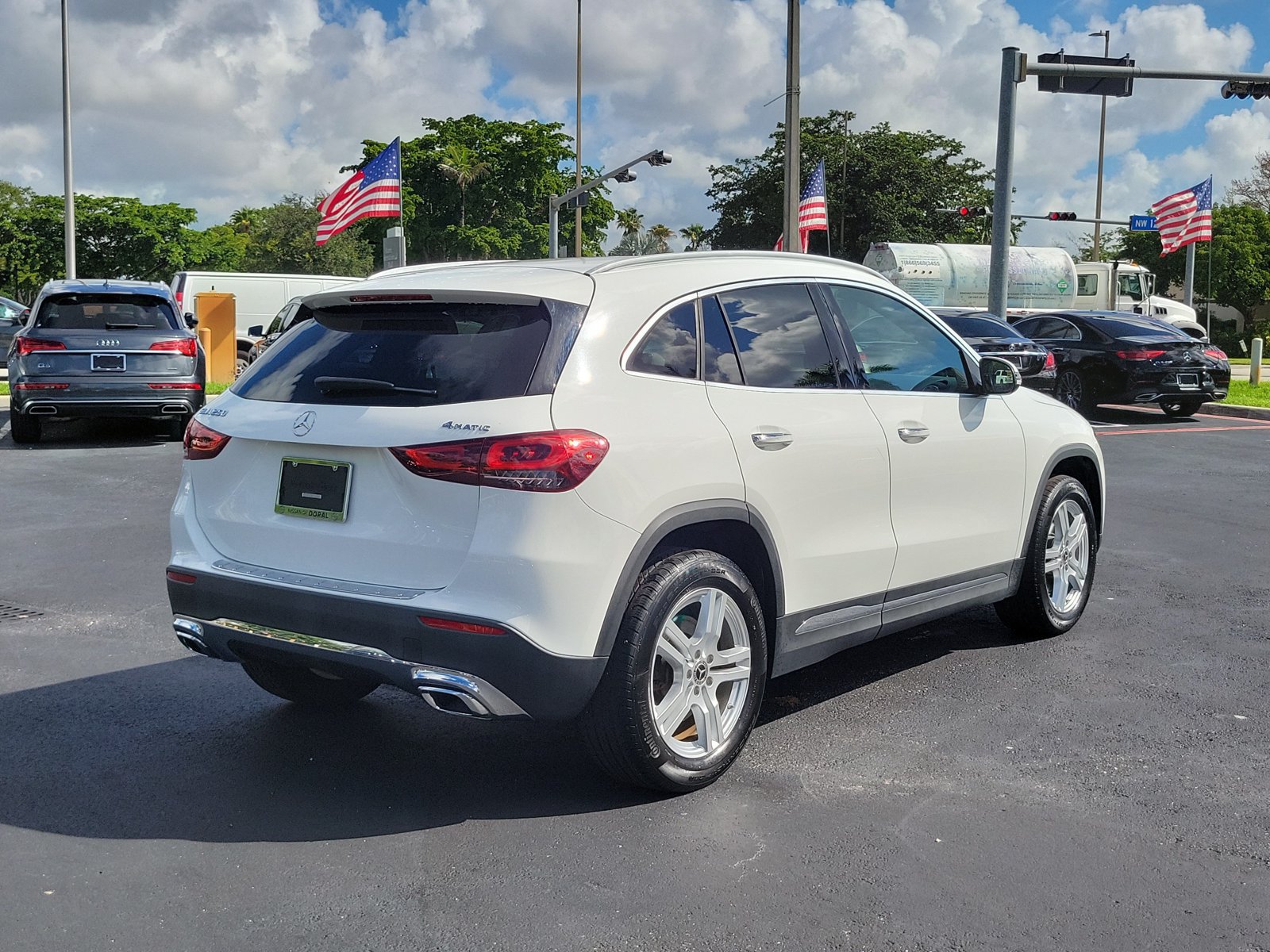 Used 2023 Mercedes-Benz GLA 250 4MATIC image 4