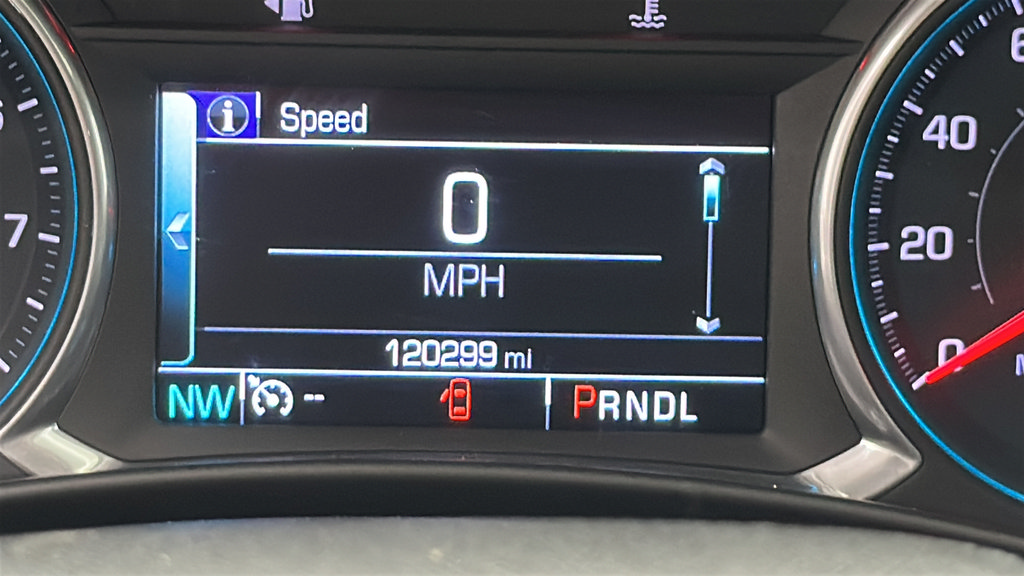 Used 2018 Chevrolet Equinox LT w/ Sun & Infotainment Package AWD/4WD image 17