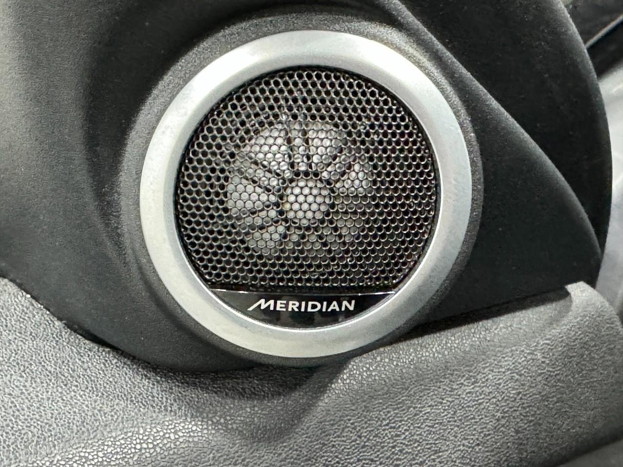 Used 2020 Land Rover Range Rover Evoque SE image 23