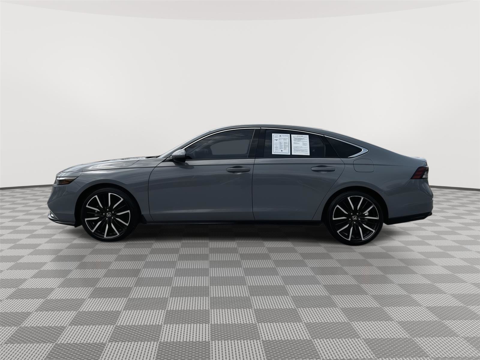 Certified 2023 Honda Accord Touring image 3