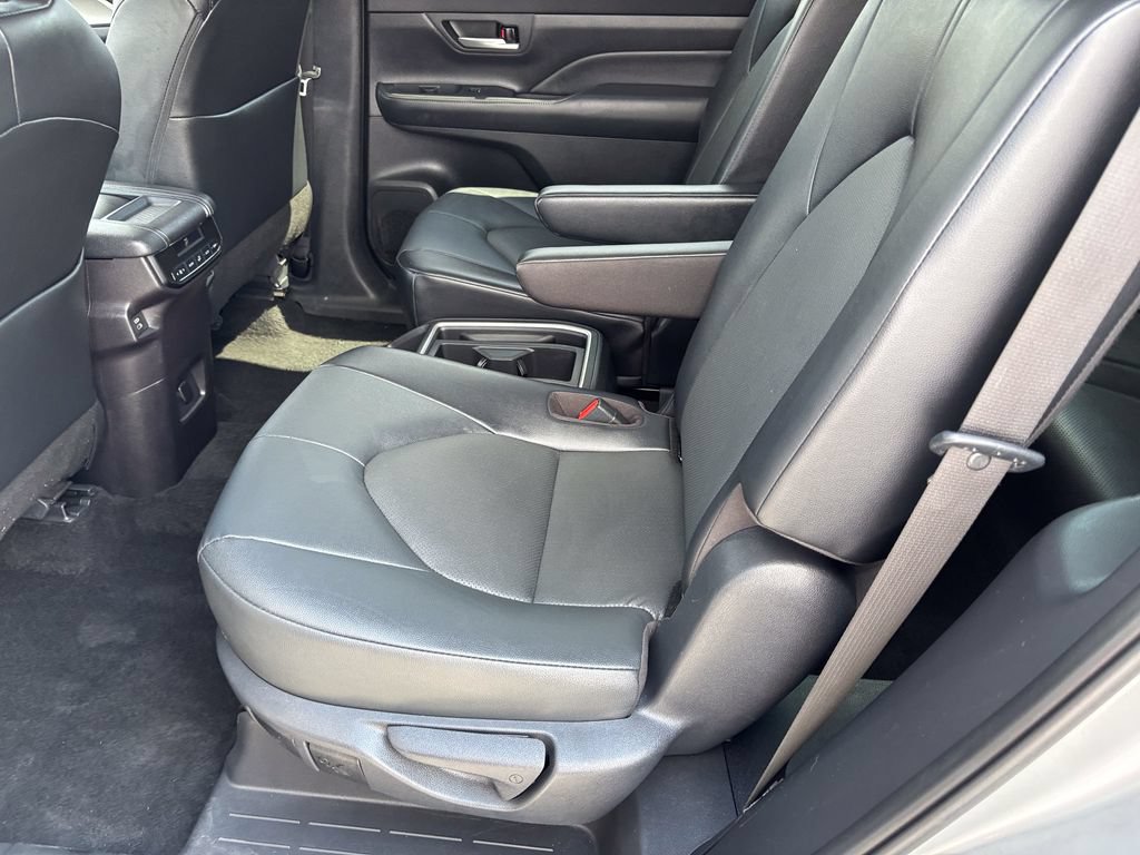 Used 2025 Toyota Grand Highlander AWD image 49