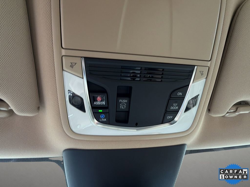 Used 2025 Acura TLX w/ Technology Package image 34