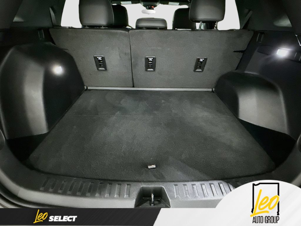 Used 2025 Chevrolet Equinox LT w/ Convenience Package II FWD image 29