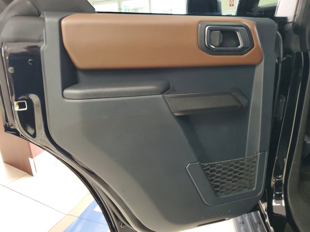 Used 2024 Ford Bronco Outer Banks image 9