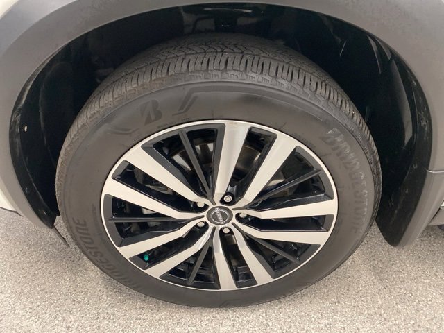 Used 2024 Nissan Pathfinder Platinum image 12