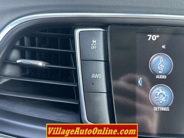 Used 2019 Buick Enclave Essence AWD/4WD image 21
