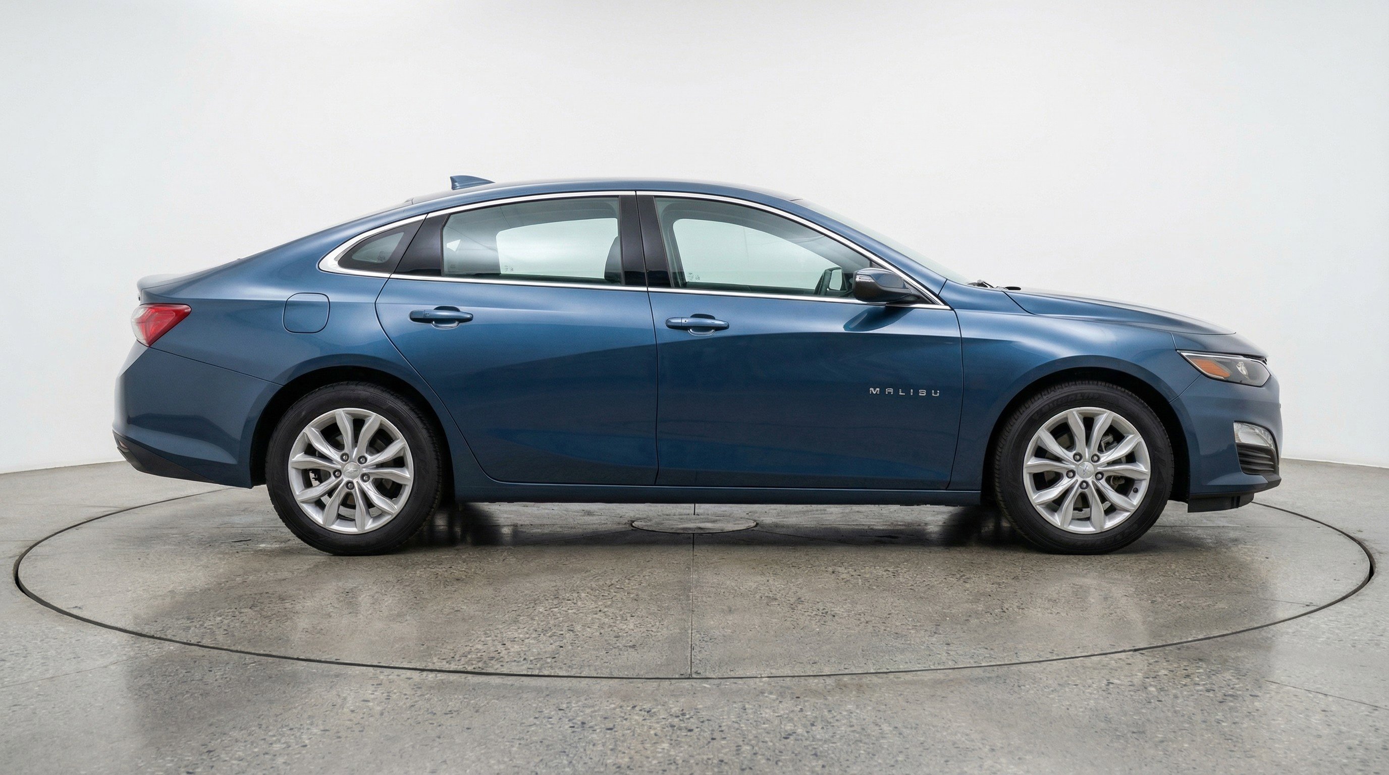 Used 2024 Chevrolet Malibu LT image 11