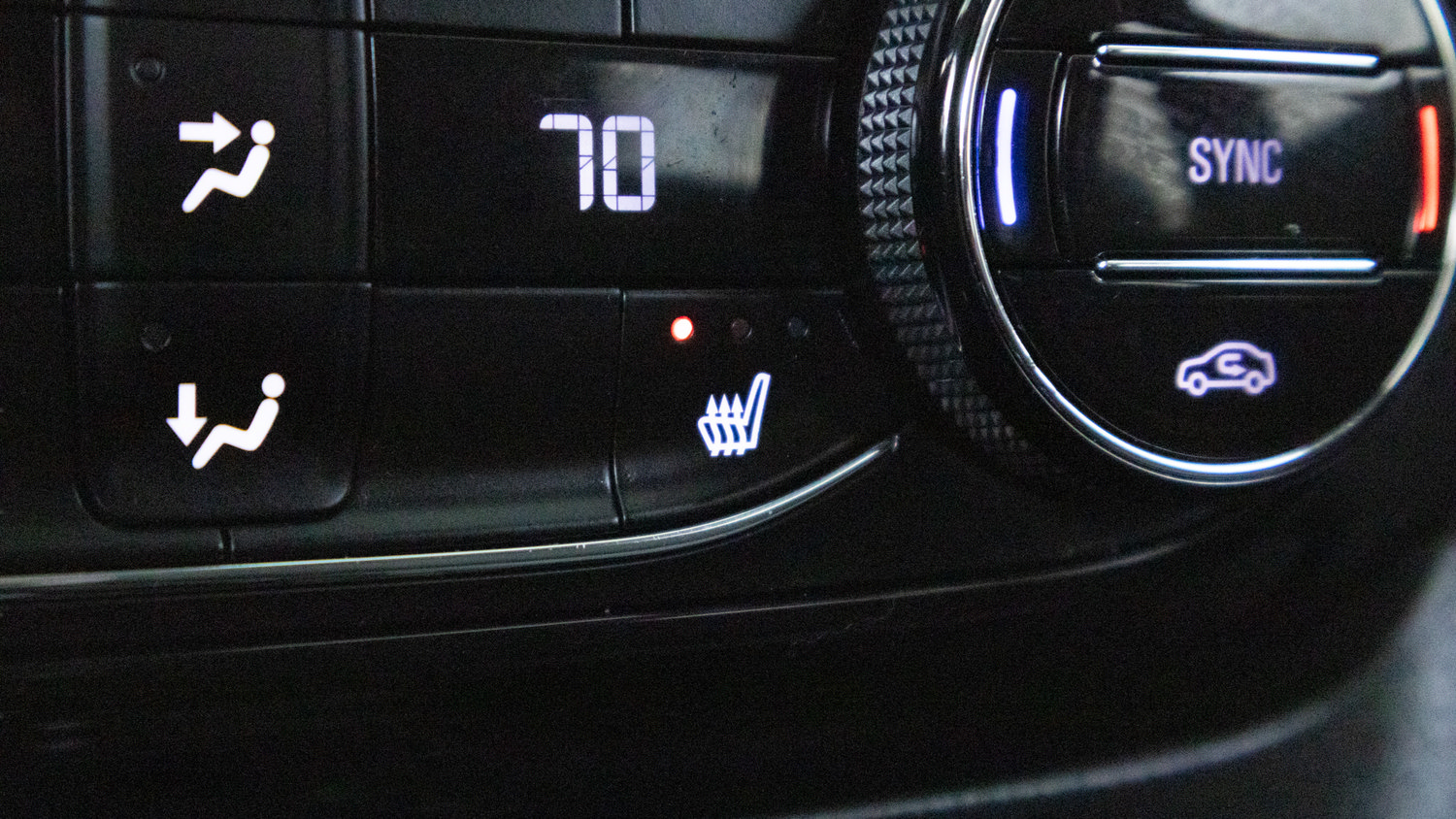Used 2023 Buick Encore GX Select w/ Sport Touring Package FWD image 21