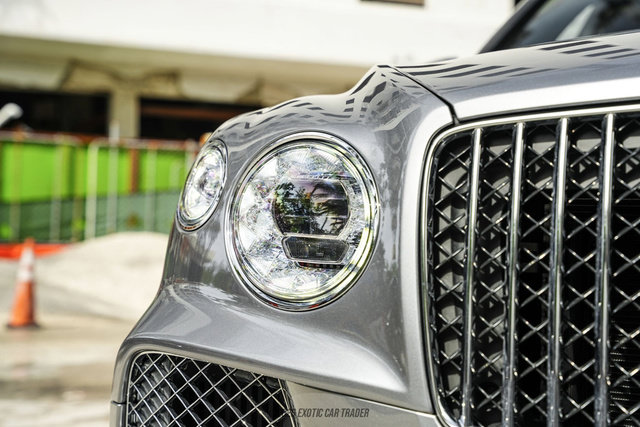Used 2024 Bentley Bentayga Extended Wheelbase AWD/4WD image 65