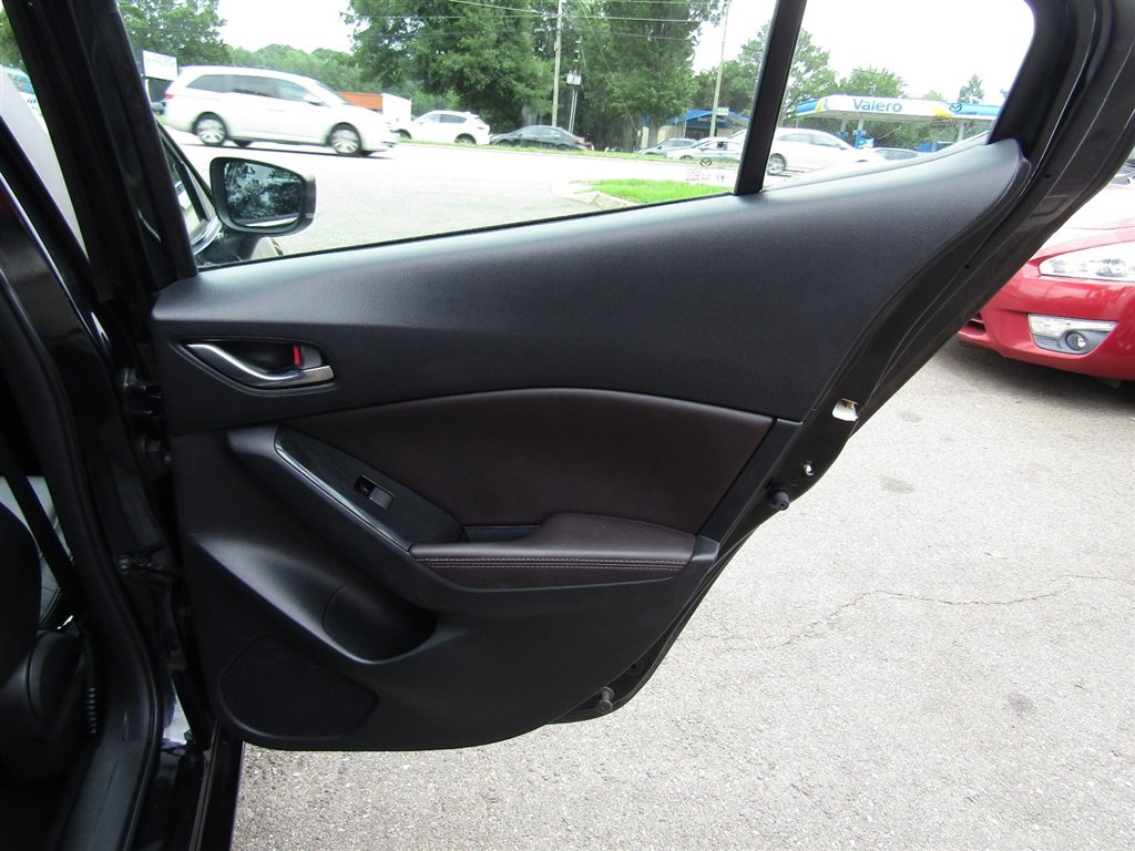 Used 2018 MAZDA MAZDA3 Touring FWD image 22