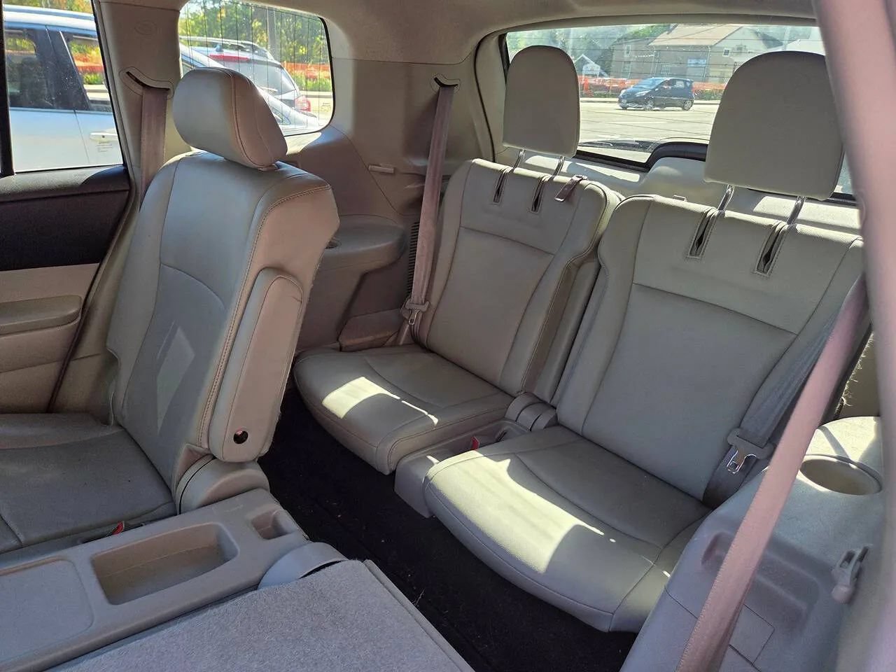 Used 2012 Toyota Highlander SE w/ Tow Pkg AWD/4WD image 12