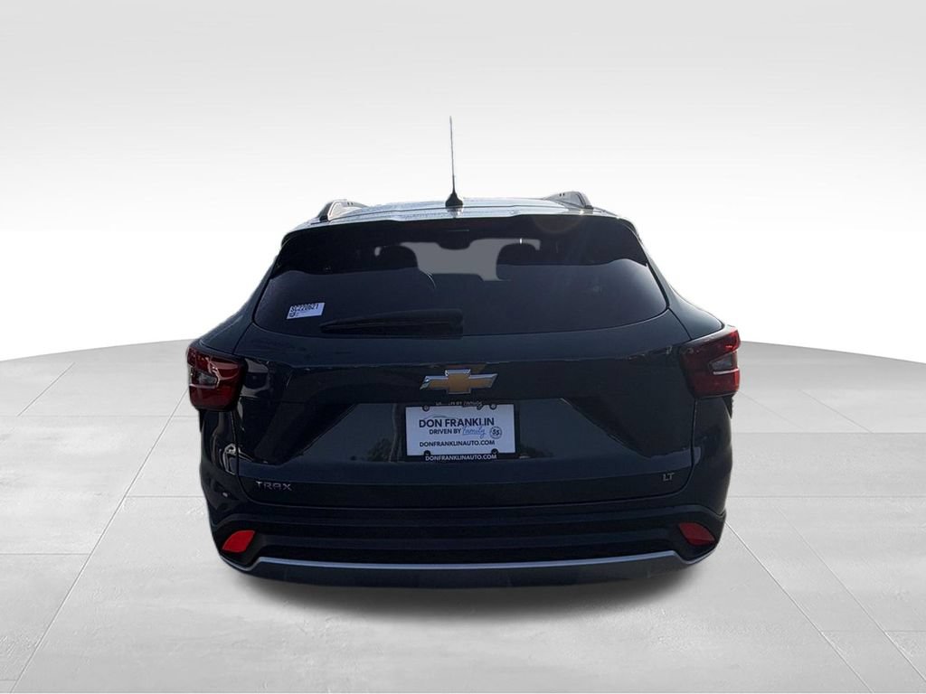 Used 2025 Chevrolet Trax LT w/ Driver Confidence Package FWD image 13