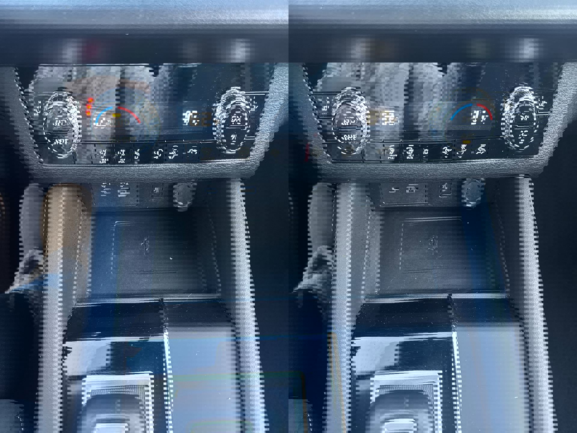 Used 2024 Mitsubishi Outlander SE image 18