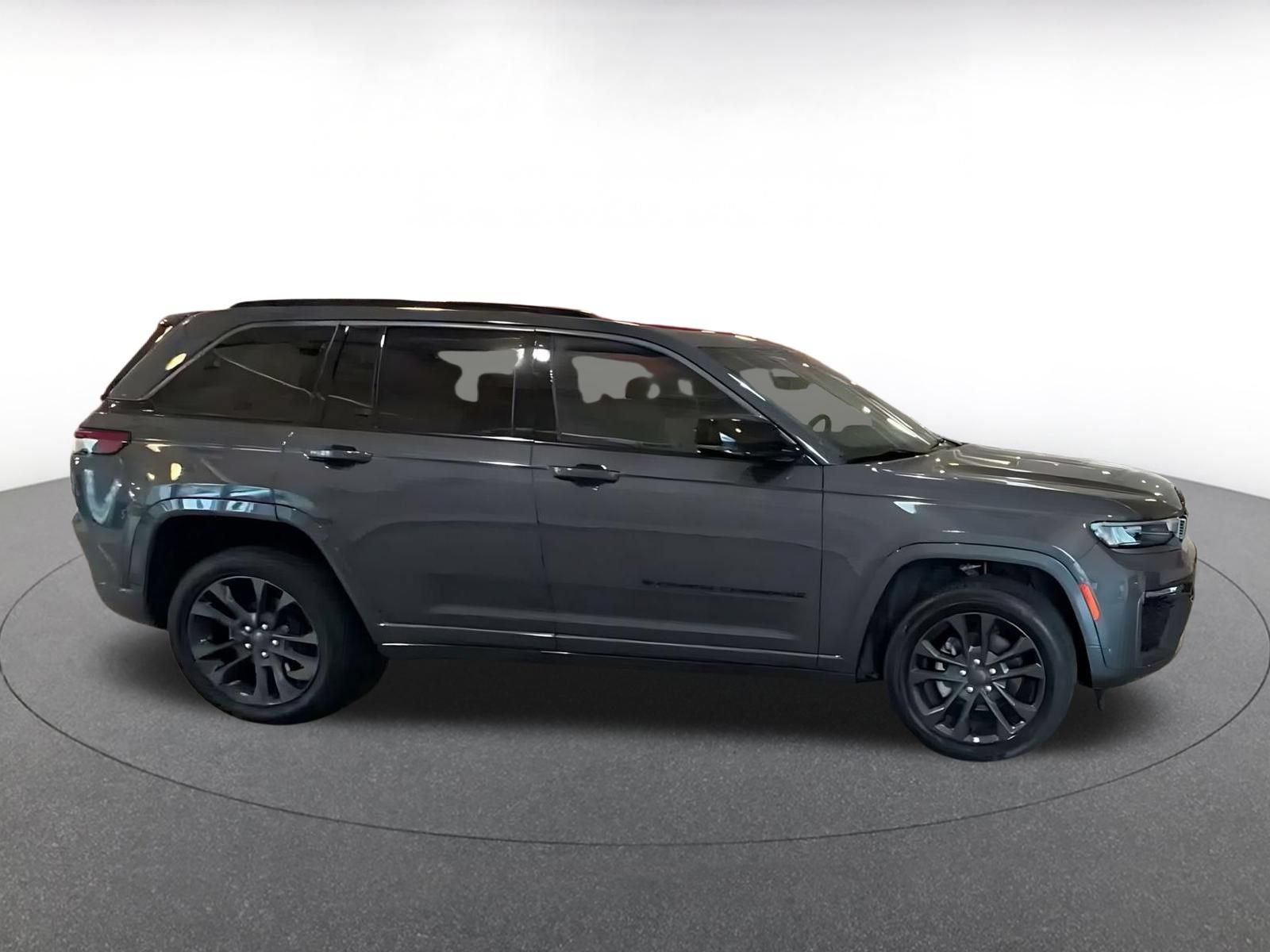 Used 2026 Jeep Grand Cherokee Limited AWD/4WD image 14