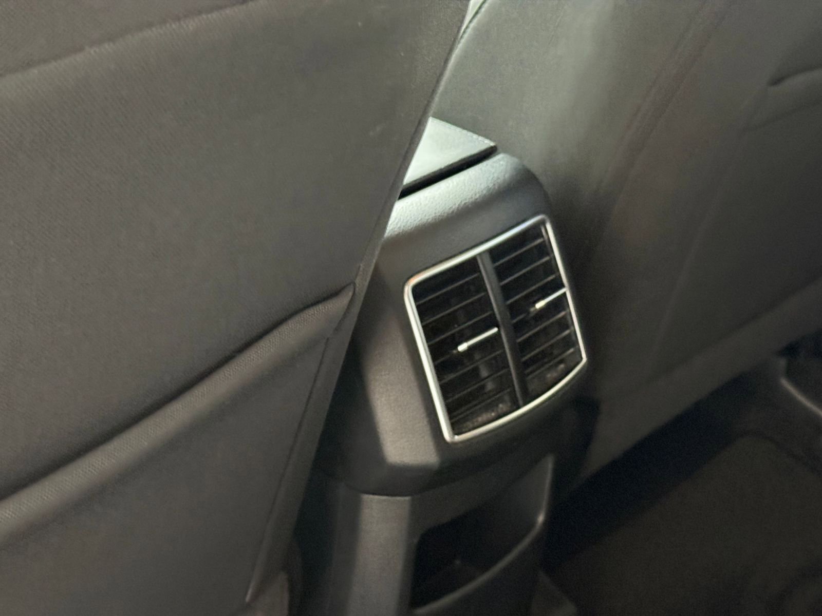 Used 2025 Kia Sportage LX image 23