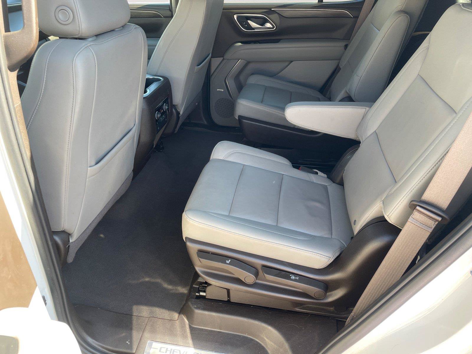 Used 2022 Chevrolet Tahoe LT w/ Luxury Package AWD/4WD image 13