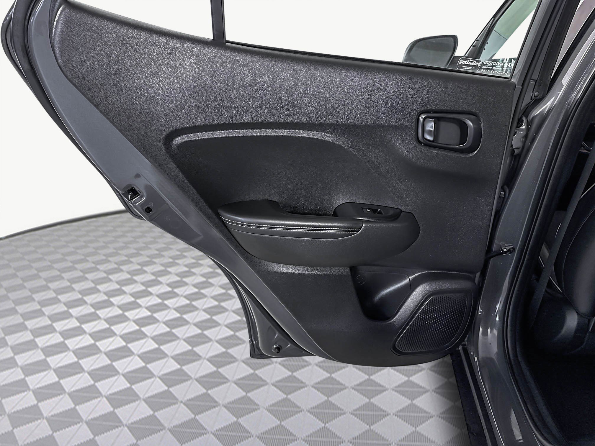 Used 2024 Hyundai Venue Limited image 24