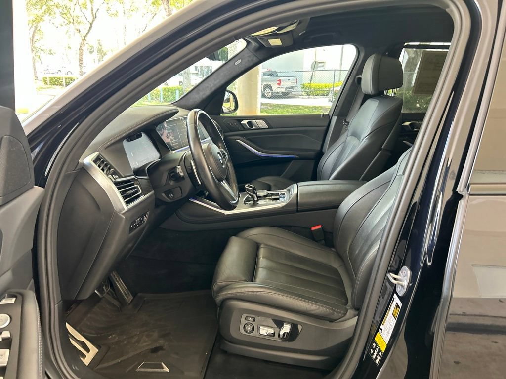 Used 2022 BMW X7 xDrive40i w/ M Sport Package AWD/4WD image 6