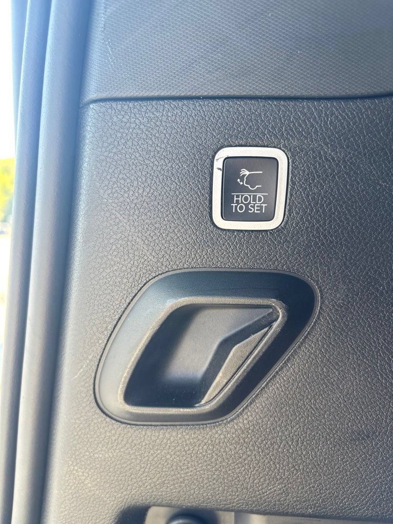 Used 2023 Jeep Wagoneer Series II AWD/4WD image 11