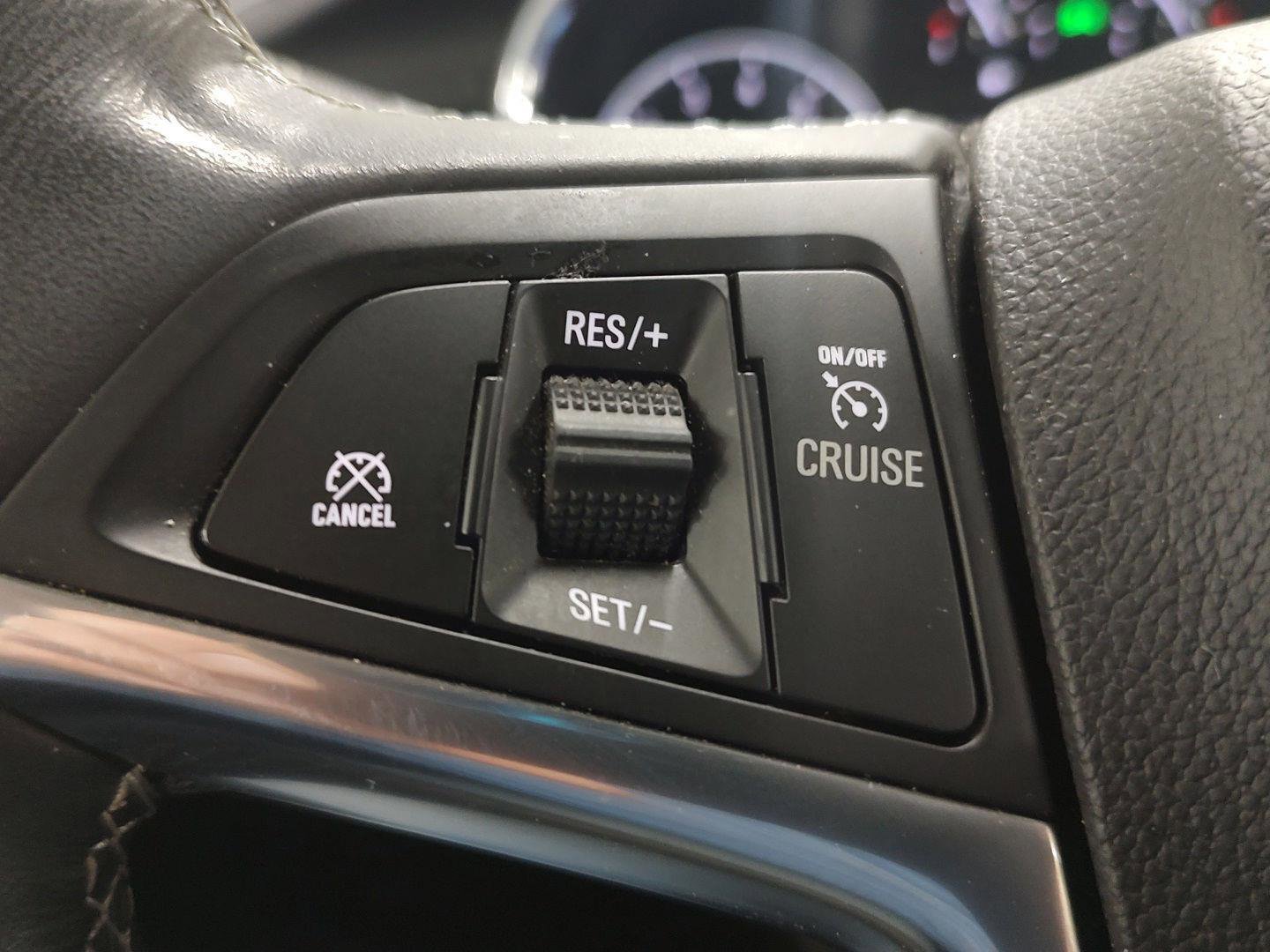 Used 2019 Buick Encore Essence image 14