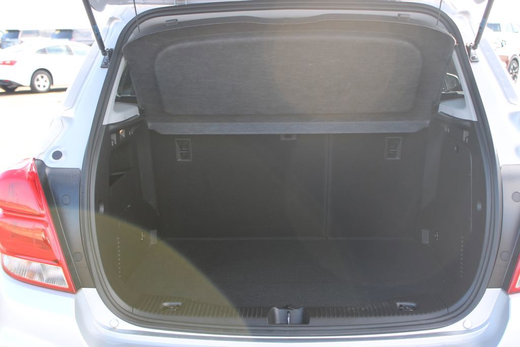 Used 2020 Chevrolet Trax LT w/ LT Convenience Package image 13