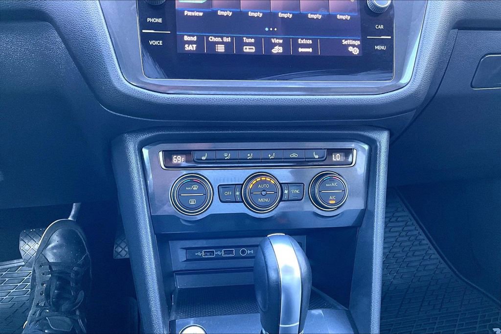 Used 2019 Volkswagen Tiguan SE image 42