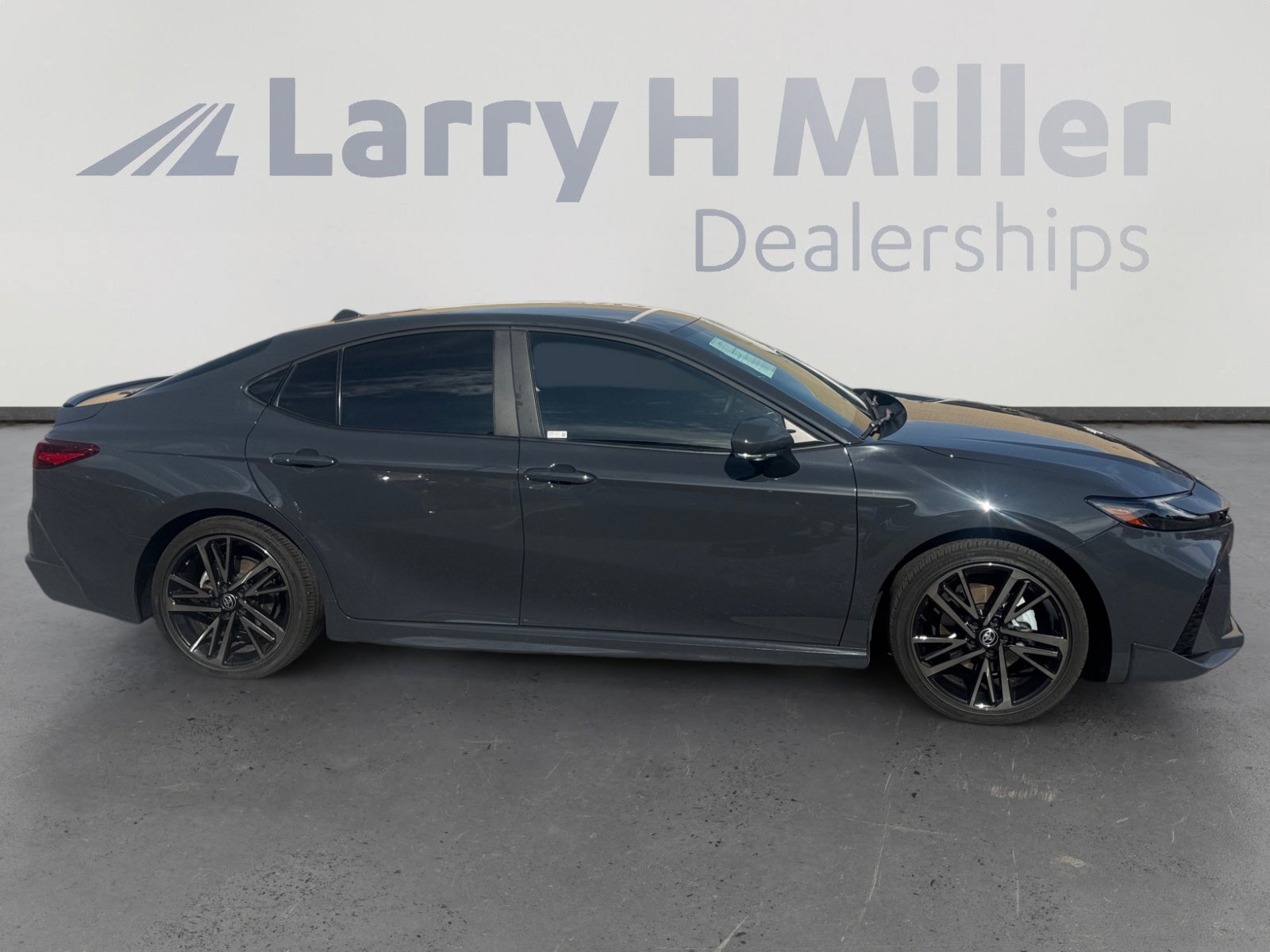 Used 2025 Toyota Camry XSE image 6