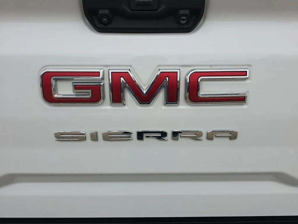 Used 2025 GMC Sierra 2500 Pro w/ Convenience Package image 9
