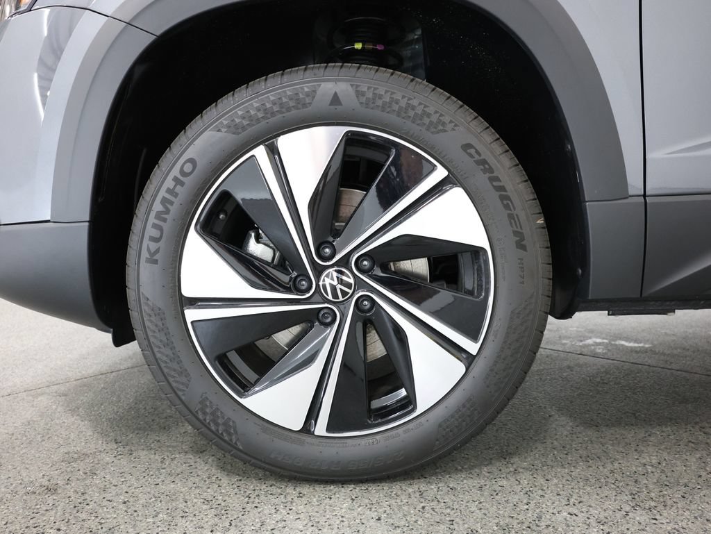 New 2026 Volkswagen Taos SE AWD/4WD image 5