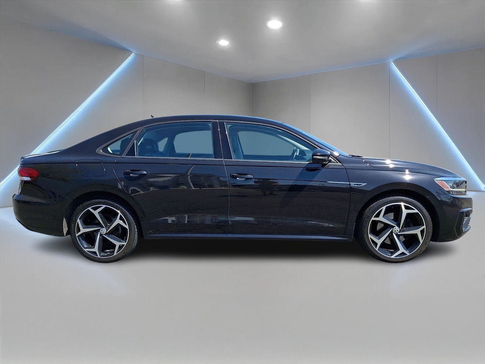 Used 2020 Volkswagen Passat 2.0T R-Line FWD image 7