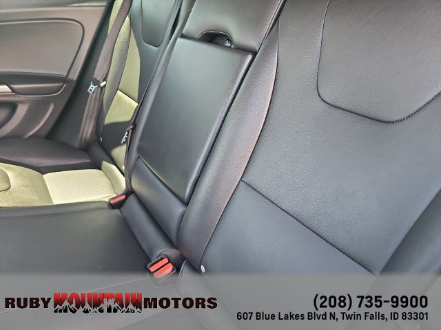 Used 2018 Volvo V60 T5 Cross Country AWD/4WD image 28