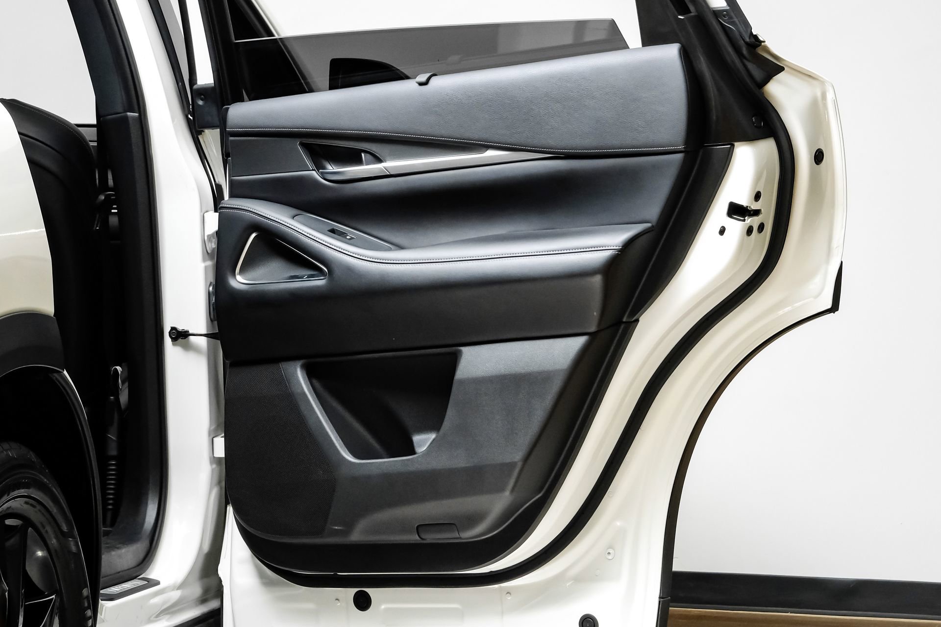 Used 2023 INFINITI QX60 Luxe w/ Vision Package image 52