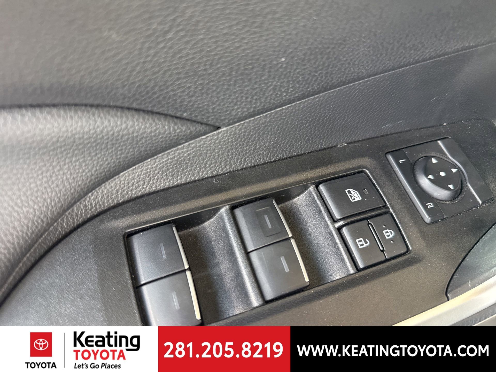 Used 2025 Toyota RAV4 XLE image 12