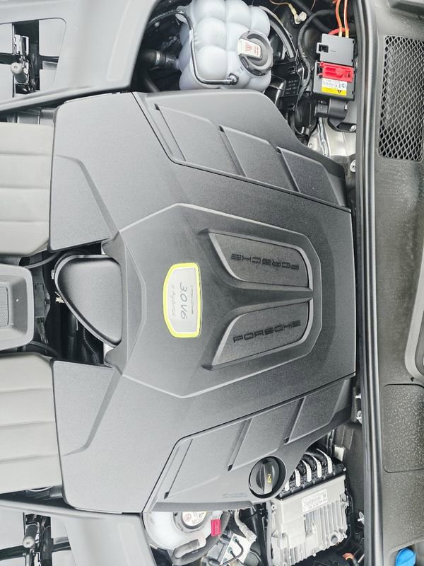 Used 2021 Porsche Cayenne E-Hybrid image 34