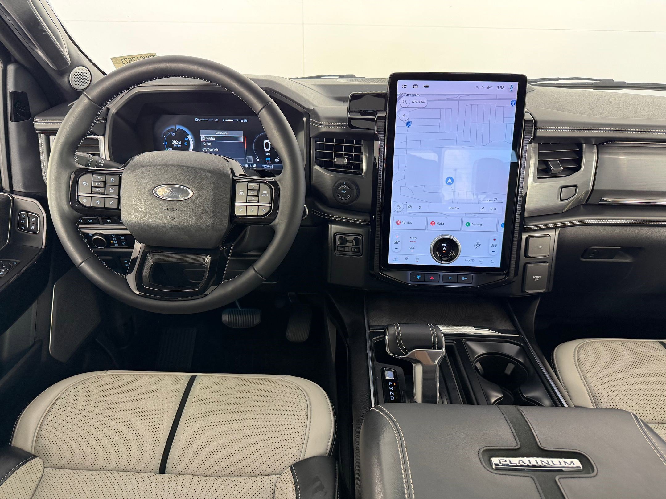 Used 2023 Ford F150 Lightning Platinum image 31