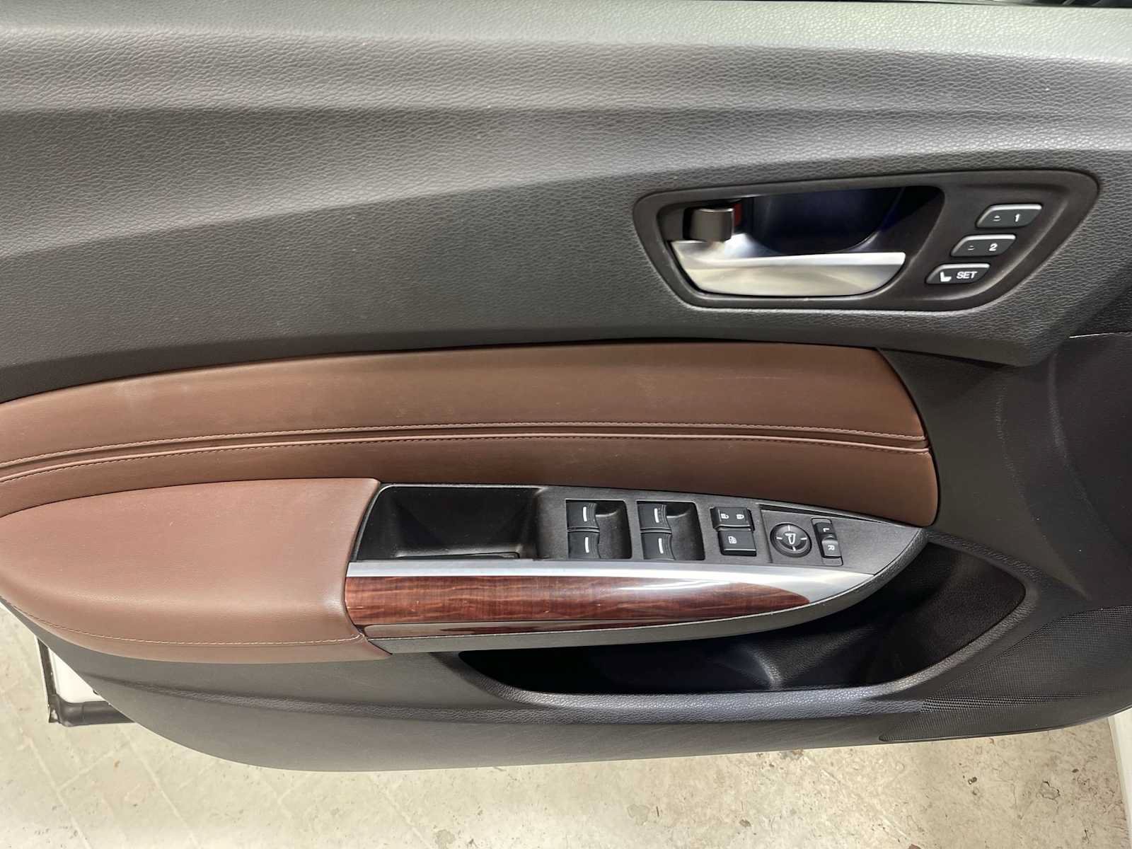 Used 2016 Acura TLX FWD image 24