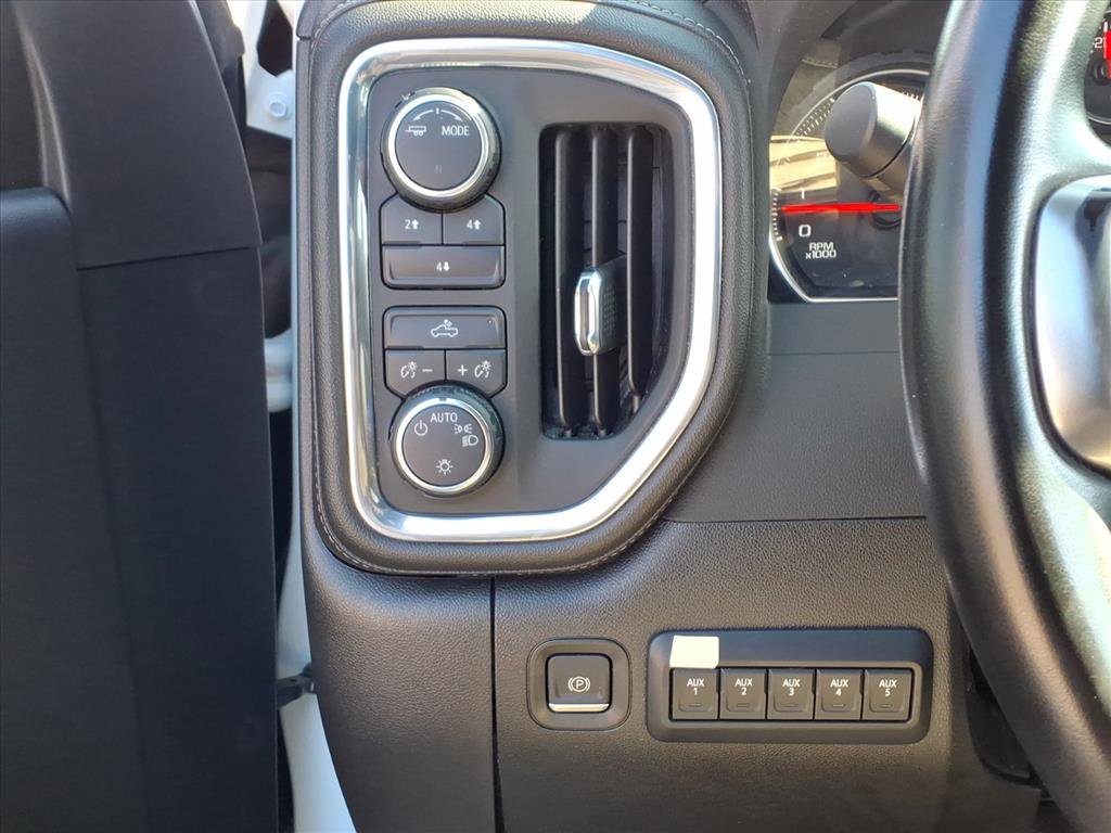 Used 2023 Chevrolet Silverado 2500 LT w/ Snow Plow Prep/Camper Package image 21