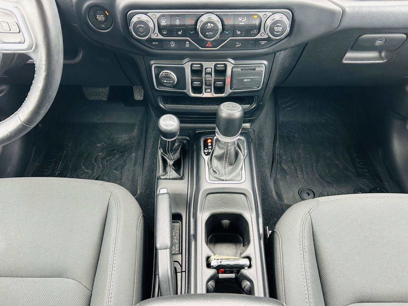 Used 2019 Jeep Wrangler Unlimited Sahara AWD/4WD image 19