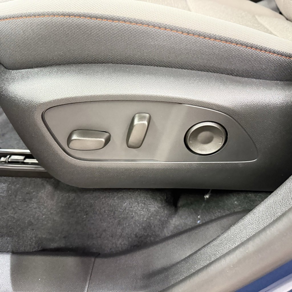 New 2026 Chevrolet Traverse LT w/ Sun and Wheel Package FWD image 25