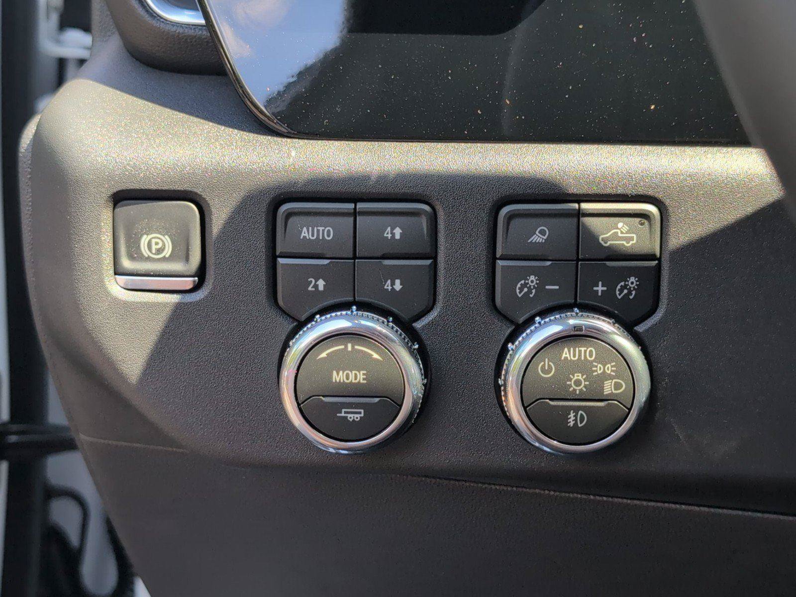 New 2026 GMC Sierra 1500 Elevation w/ Elevation Premium Package AWD/4WD image 30