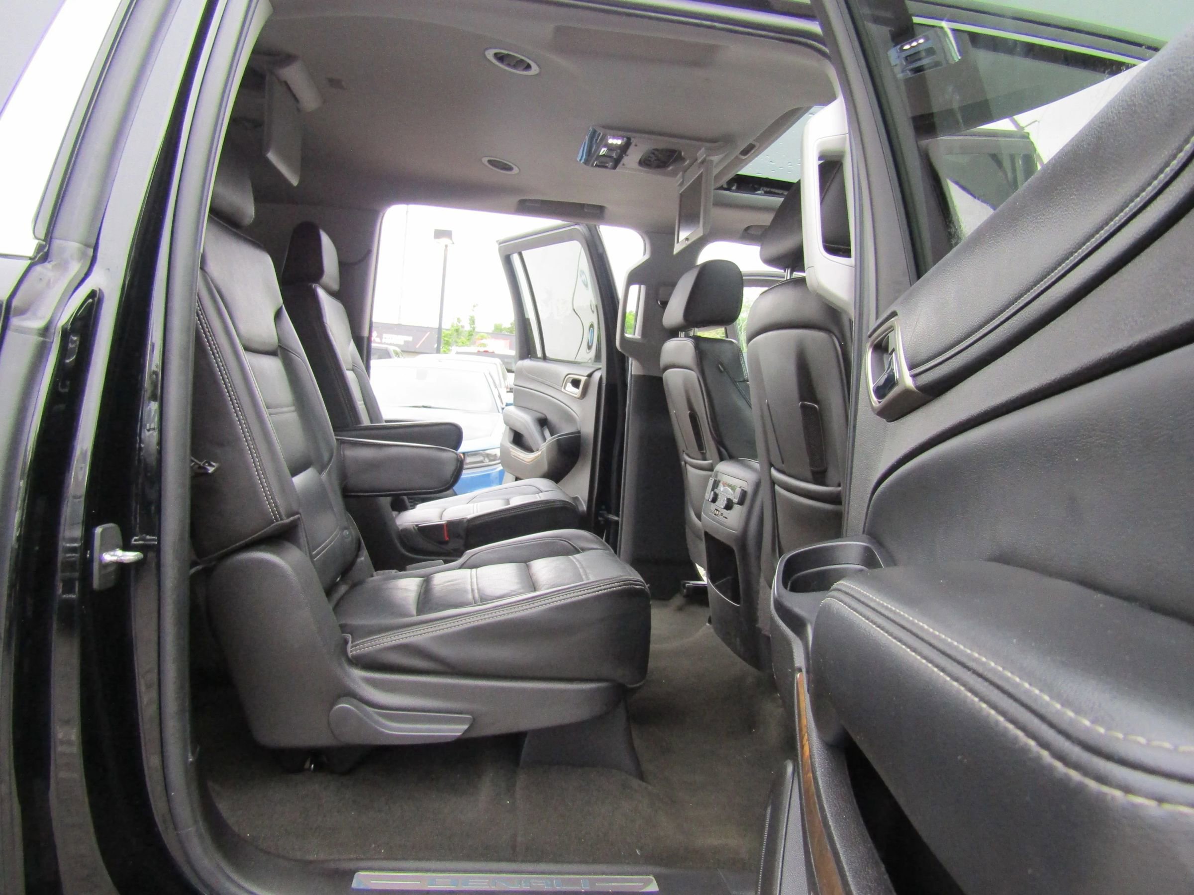 Used 2016 GMC Yukon XL Denali w/ Open Road Package AWD/4WD image 14