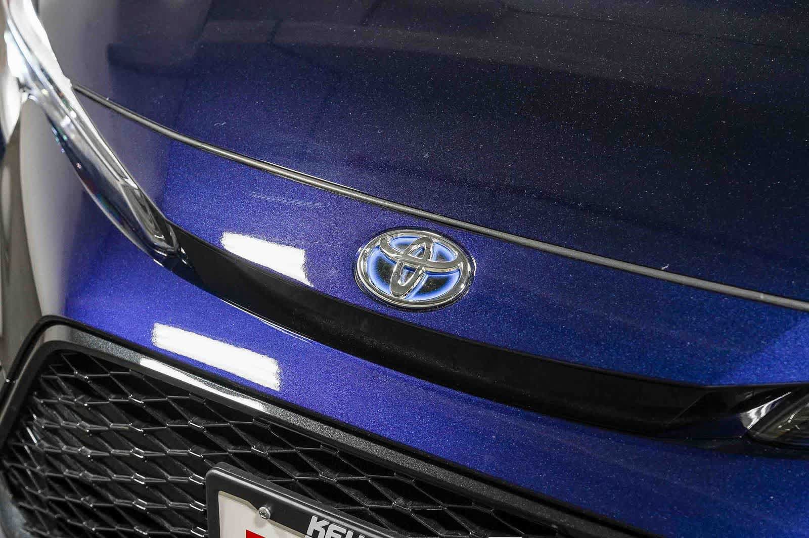 Certified 2025 Toyota Corolla SE w/ SE Premium Package FWD image 8