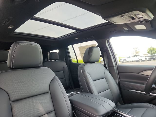 New 2027 Chevrolet Traverse LT w/ Sun and Wheel Package FWD image 14