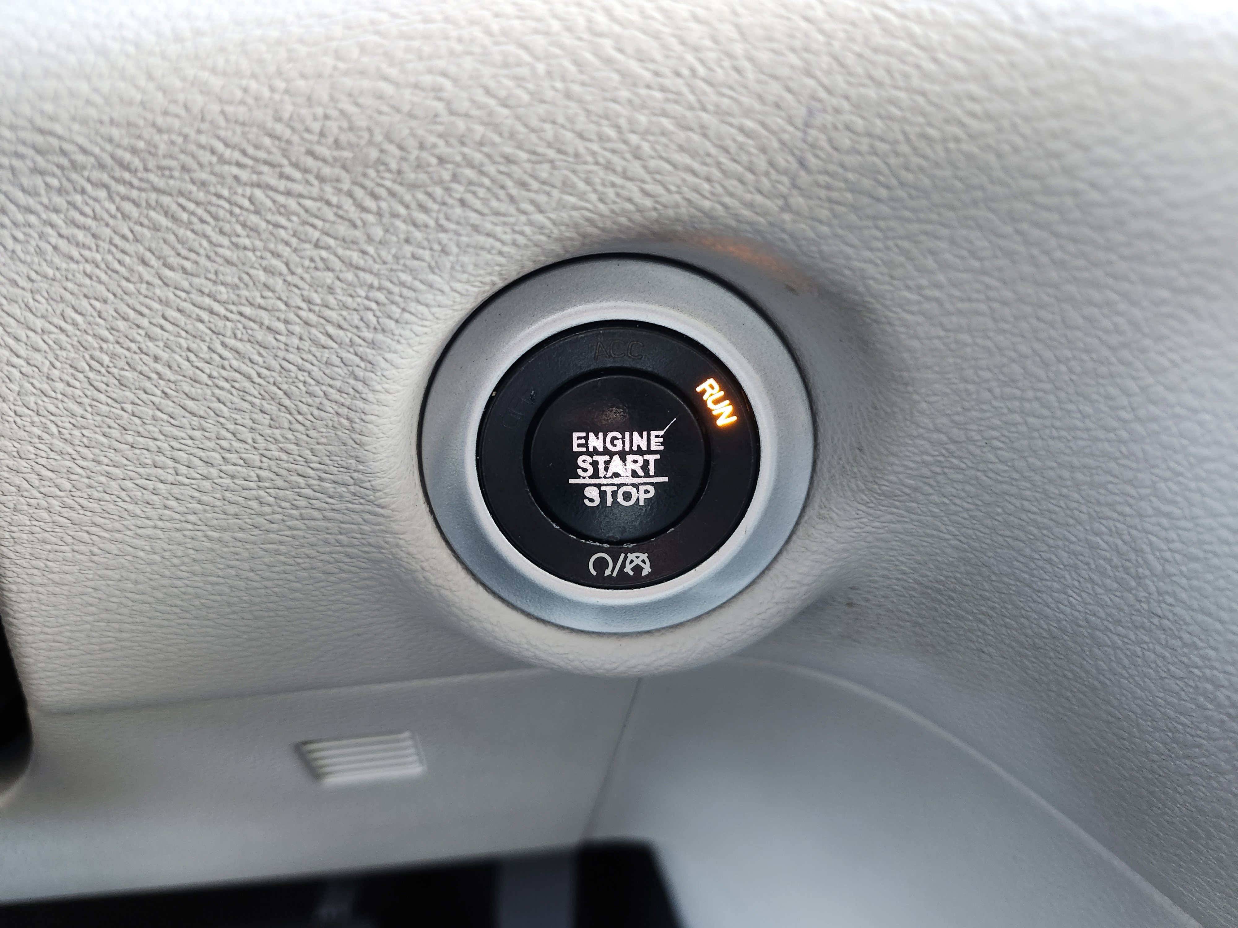 Used 2019 Chrysler Pacifica Touring-L FWD image 6