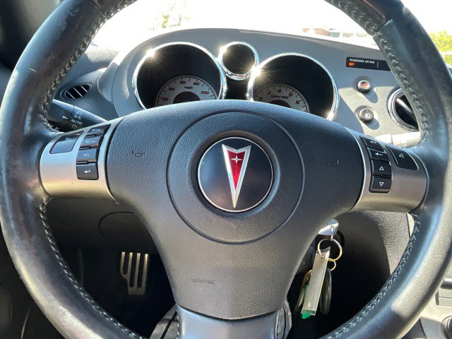 Used 2007 Pontiac Solstice Convertible w/ Premium Package RWD image 5